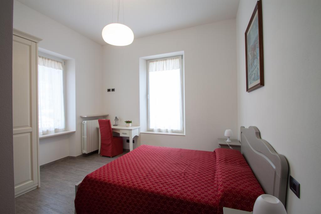Palazzo Di Primavera Guest House Caprino Veronese Bagian luar foto