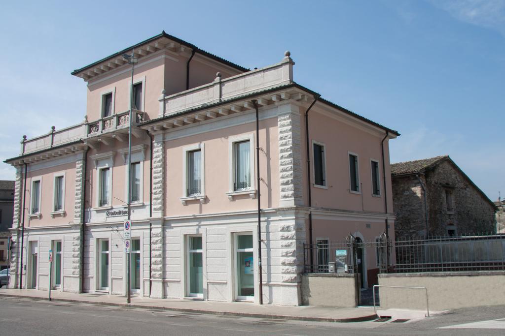 Palazzo Di Primavera Guest House Caprino Veronese Bagian luar foto